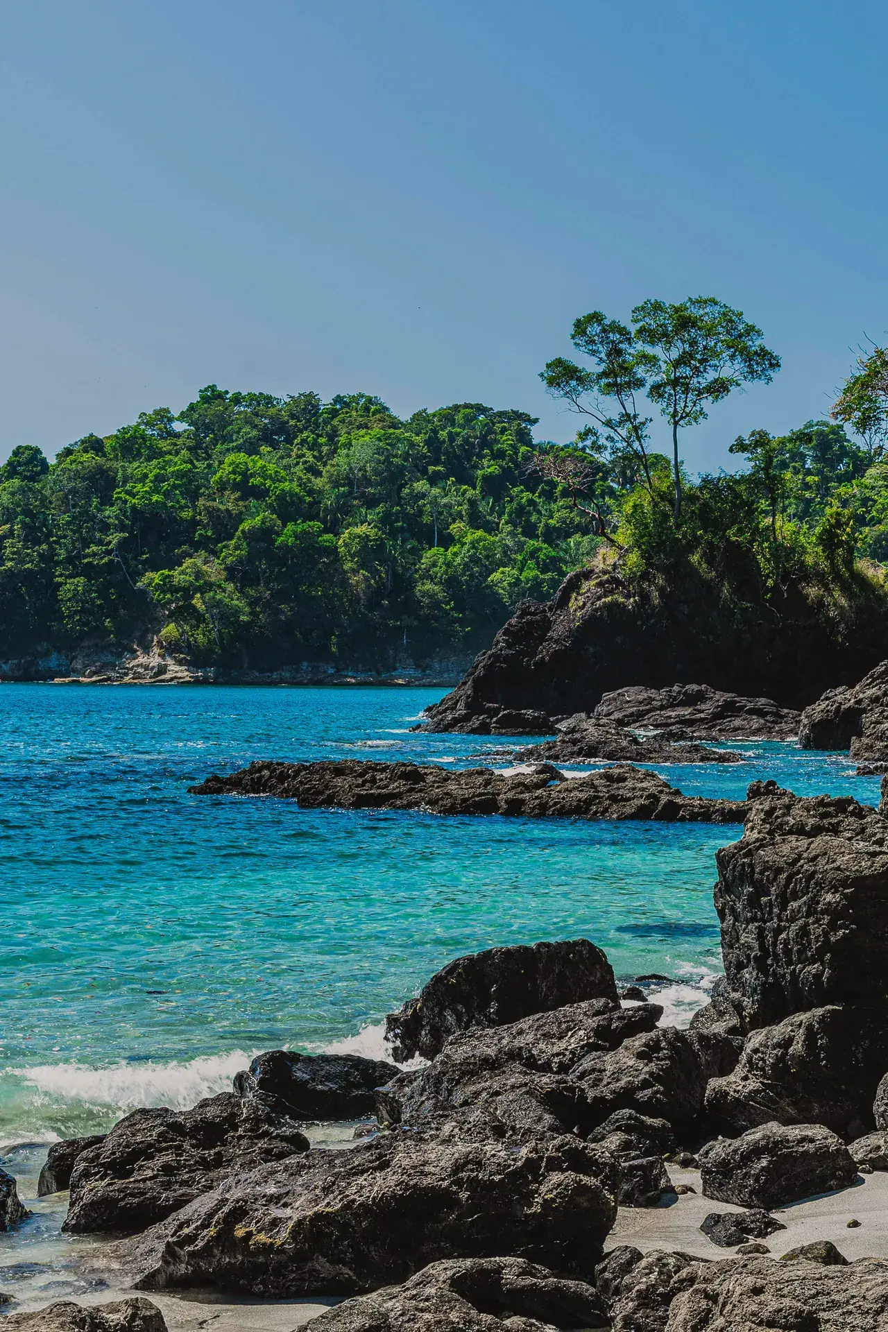 Playa Conchal crystal-clear water — Blue Zone, Guanacaste